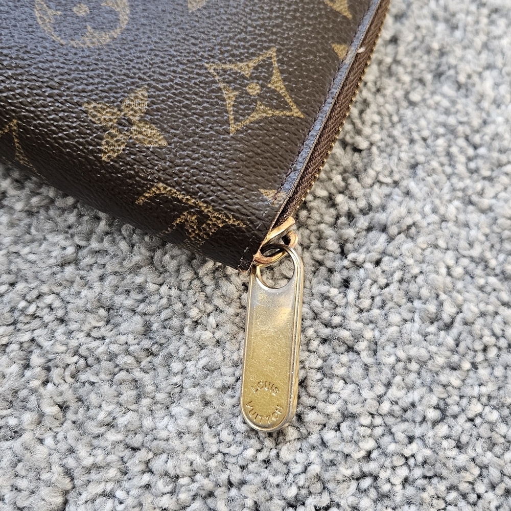 Louis Vuitton Brown Monogram Wallet - Picture 6 of 9